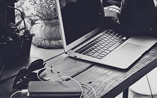 开云体育平台APP-RNG险胜马来西亚羽毛球队，HansSama送出关键助攻宿命之战成都决赛之夜，点燃全场激情