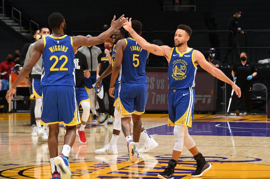 阿贾克斯成功逆袭，豪取三分，士气大振