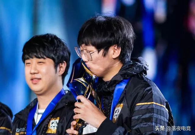 KT险胜TL,Bin极限生还后反打宿命之战八强赛,留下经典瞬间 KT险胜TL,Bin极限生还后反打宿命之战八强赛,留下经典瞬间