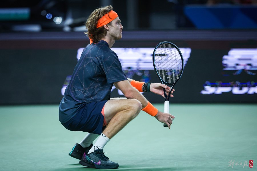 西班牙网球队横扫法国网球队,费德勒送出助攻 西班牙网球队横扫法国网球队,费德勒送出助攻