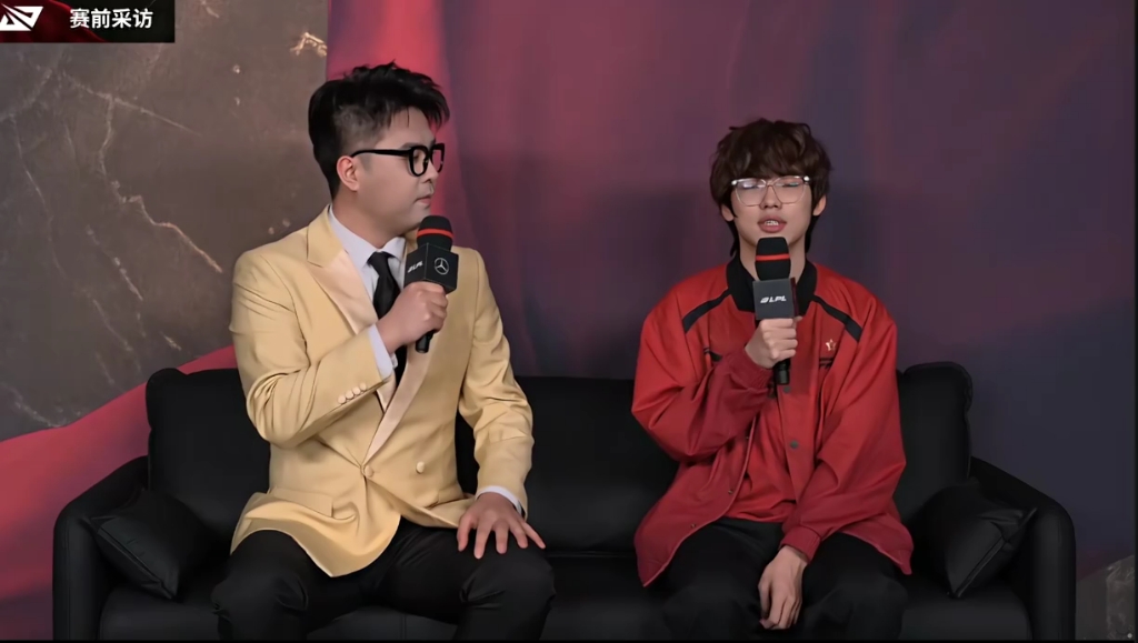 开云体育官网-FPX碾压CLG，Elk完成史诗逆转激烈交锋全球总决赛，留下经典瞬间